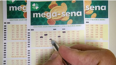 Imagem da notícia Mega-Sena: prêmio de 105 milhões de reais em jogo no sorteio especial desta quarta-feira